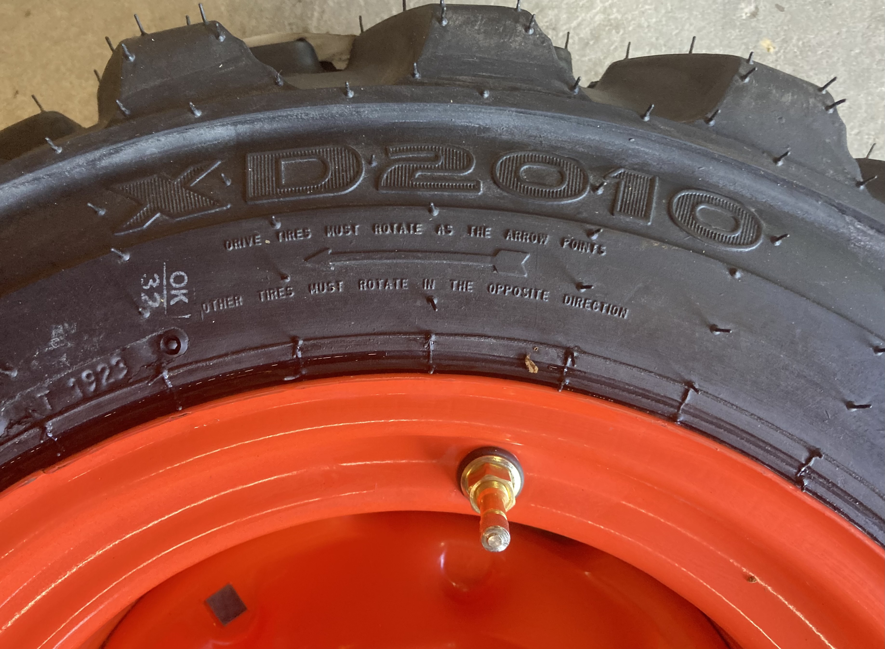 27X8.50-15 XD2010 Tires/Rims for some Kubota Tractor Fronts-8 PLY-27-8.5-15